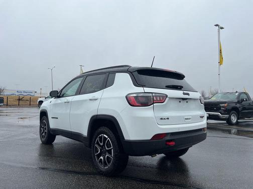 2025 Jeep Compass Trailhawk