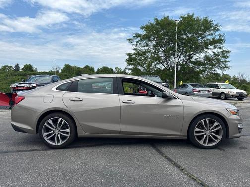 Mineral Gray Metallic 2023 Chevrolet Malibu FWD 1LT