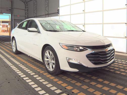 Summit White 2024 Chevrolet Malibu FWD 1LT
