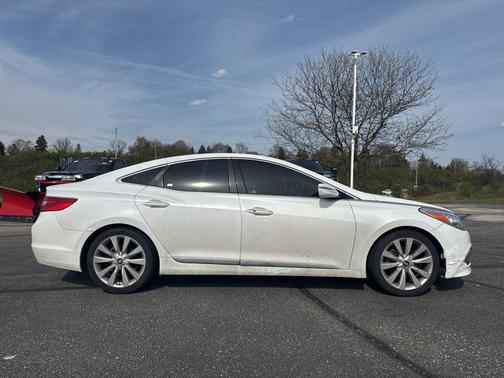 Hyper White 2017 Hyundai Azera Limited