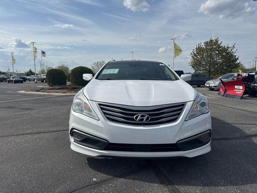 Hyper White 2017 Hyundai Azera Limited