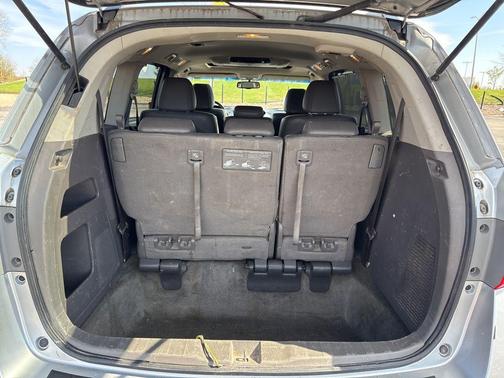 Alabaster Silver Metallic 2011 Honda Odyssey