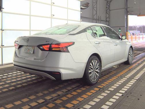 Brilliant Silver Metallic 2024 Nissan Altima 2.5 SV