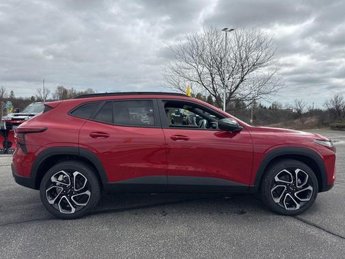 Apex Red 2026 Chevrolet Trax FWD 2RS