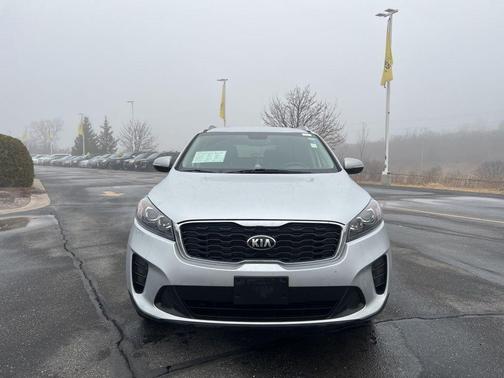 Sparkling Silver 2019 Kia Sorento LX
