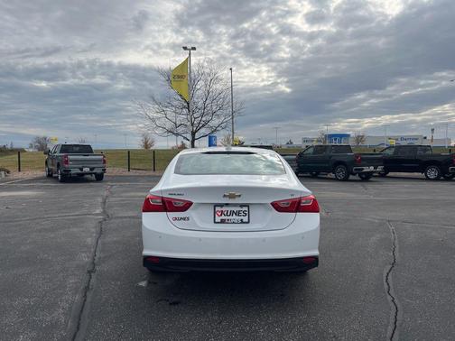 2024 Chevrolet Malibu FWD 1LT