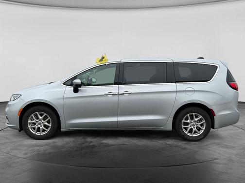 Silver Mist Clearcoat 2023 Chrysler Pacifica Touring L