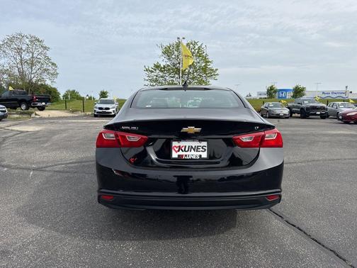 Mosaic Black Metallic 2023 Chevrolet Malibu FWD 1LT