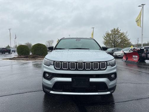 Silver Zynith Metallic Clearcoat 2025 Jeep Compass Limited