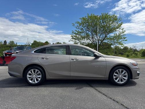 Mineral Gray Metallic 2023 Chevrolet Malibu FWD 1LT