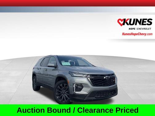 Sterling Gray Metallic 2023 Chevrolet Traverse RS