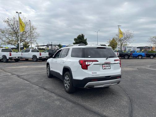 2023 GMC Acadia AWD SLT