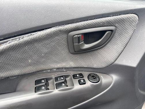 Sahara Silver 2005 Hyundai TUCSON GL