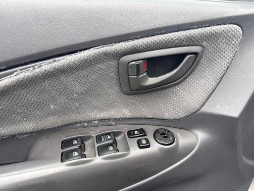 Sahara Silver 2005 Hyundai TUCSON GL