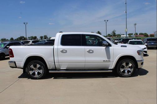 Ivory White Tri-Coat Pearlcoat 2019 RAM 1500 Laramie