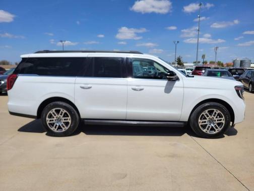 Oxford White 2025 Ford Expedition Max Active 4x4