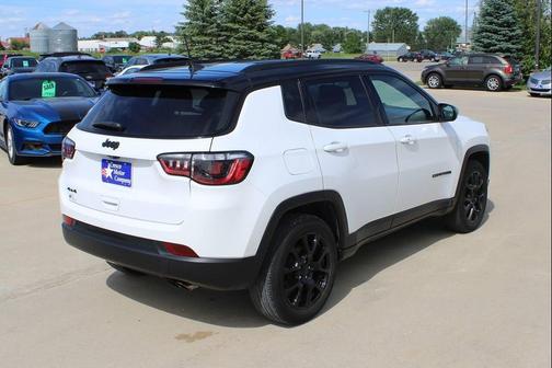 Bright White Clearcoat 2022 Jeep Compass Latitude