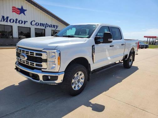 Oxford White 2023 Ford F-350 XLT