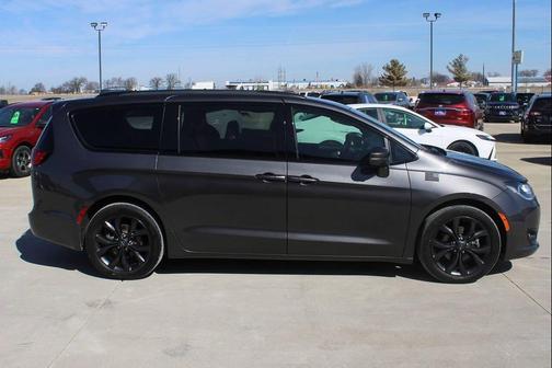 2020 Chrysler Pacifica Red S Edition