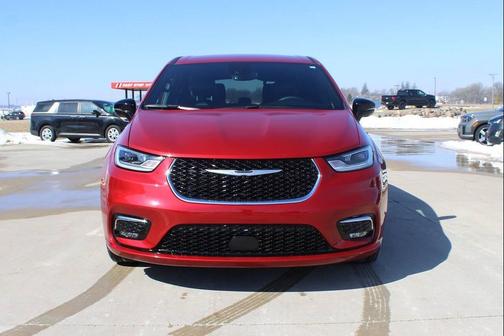 2025 Chrysler Pacifica L