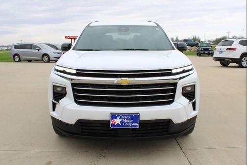 Summit White 2024 Chevrolet Traverse LT