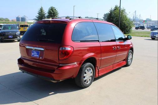 2005 Chrysler Town & Country Limited