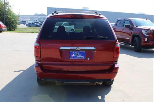 2005 Chrysler Town & Country Limited