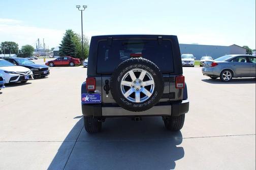 Granite Crystal Metallic Clear Coat 2018 Jeep Wrangler JK Unlimited Sahara