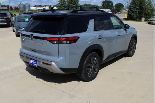 2022 Nissan Pathfinder SL 4WD