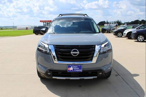 2022 Nissan Pathfinder SL 4WD