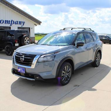 2022 Nissan Pathfinder SL 4WD