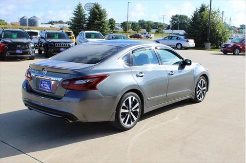 2017 Nissan Altima 2.5 SR