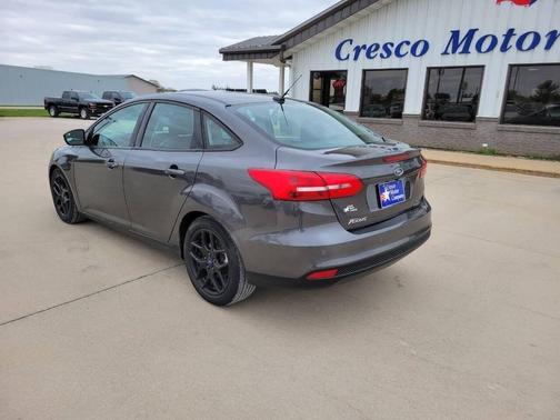 Magnetic 2016 Ford Focus SE