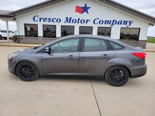 Magnetic 2016 Ford Focus SE