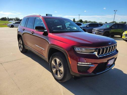 Velvet Red Pearlcoat 2022 Jeep Grand Cherokee 4xe Base