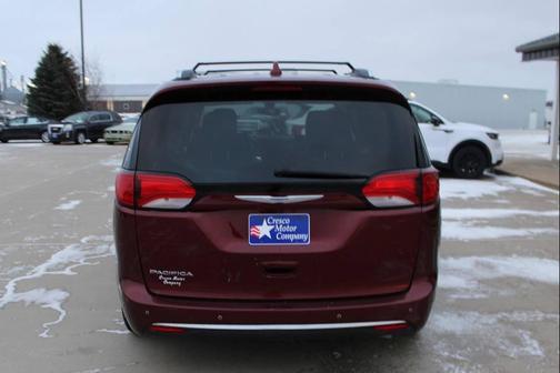 2018 Chrysler Pacifica Touring-L