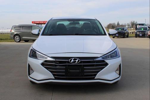 2019 Hyundai ELANTRA SE