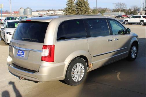 2012 Chrysler Town & Country Touring-L