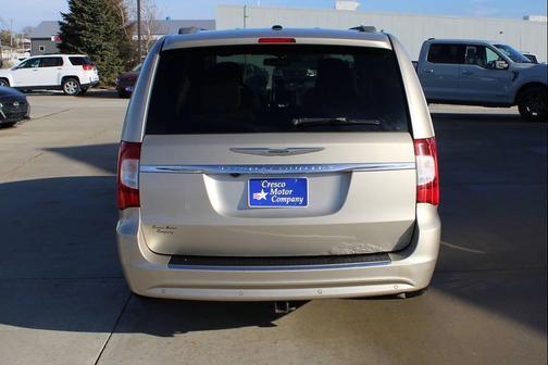 2012 Chrysler Town & Country Touring-L