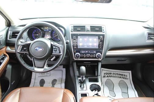 Crystal Black Silica 2019 Subaru Outback 3.6R Touring