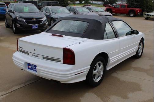 1995 Oldsmobile Cutlass Supreme Base