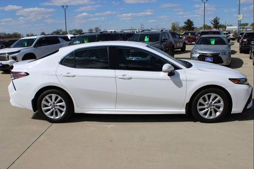 Ice Cap 2024 Toyota Camry SE