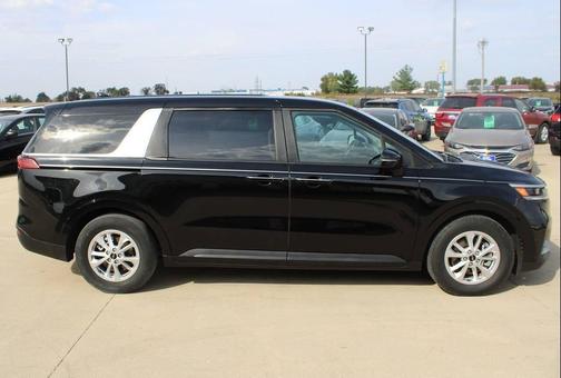 2023 Kia Carnival LX