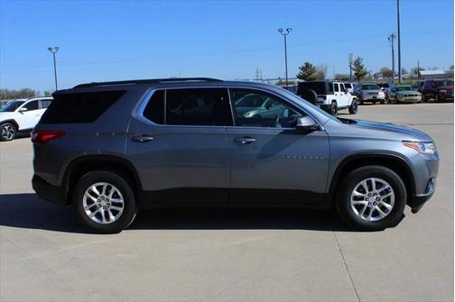 2021 Chevrolet Traverse LT Cloth