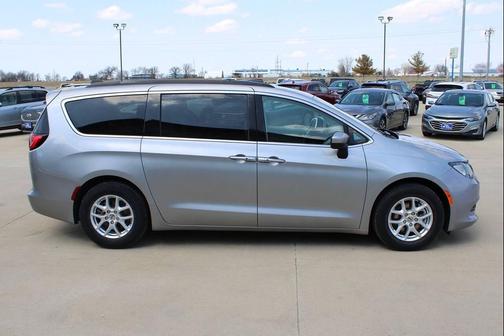2021 Chrysler Voyager LXI