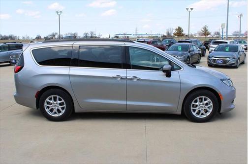 2021 Chrysler Voyager LXI