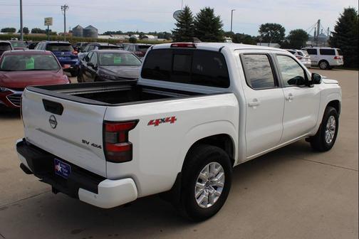 Glacier White 2022 Nissan Frontier SV
