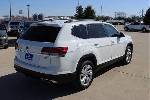 Pure White 2021 Volkswagen Atlas V6 SE 4dr SUV w/Technology