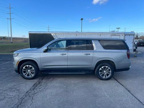 2025 Chevrolet Suburban LS