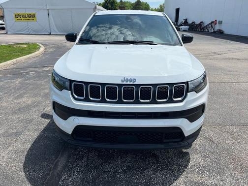 Bright White Clearcoat 2024 Jeep Compass Sport